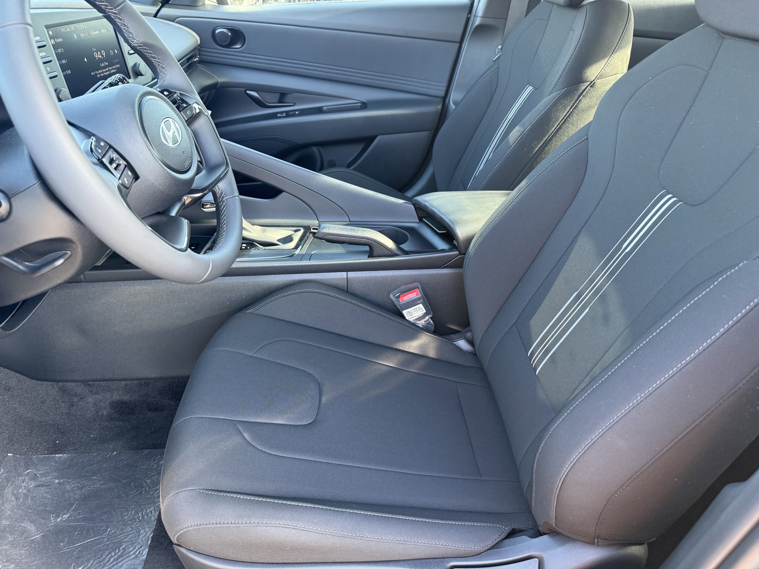 2025 Hyundai Elantra SEL - Photo 22
