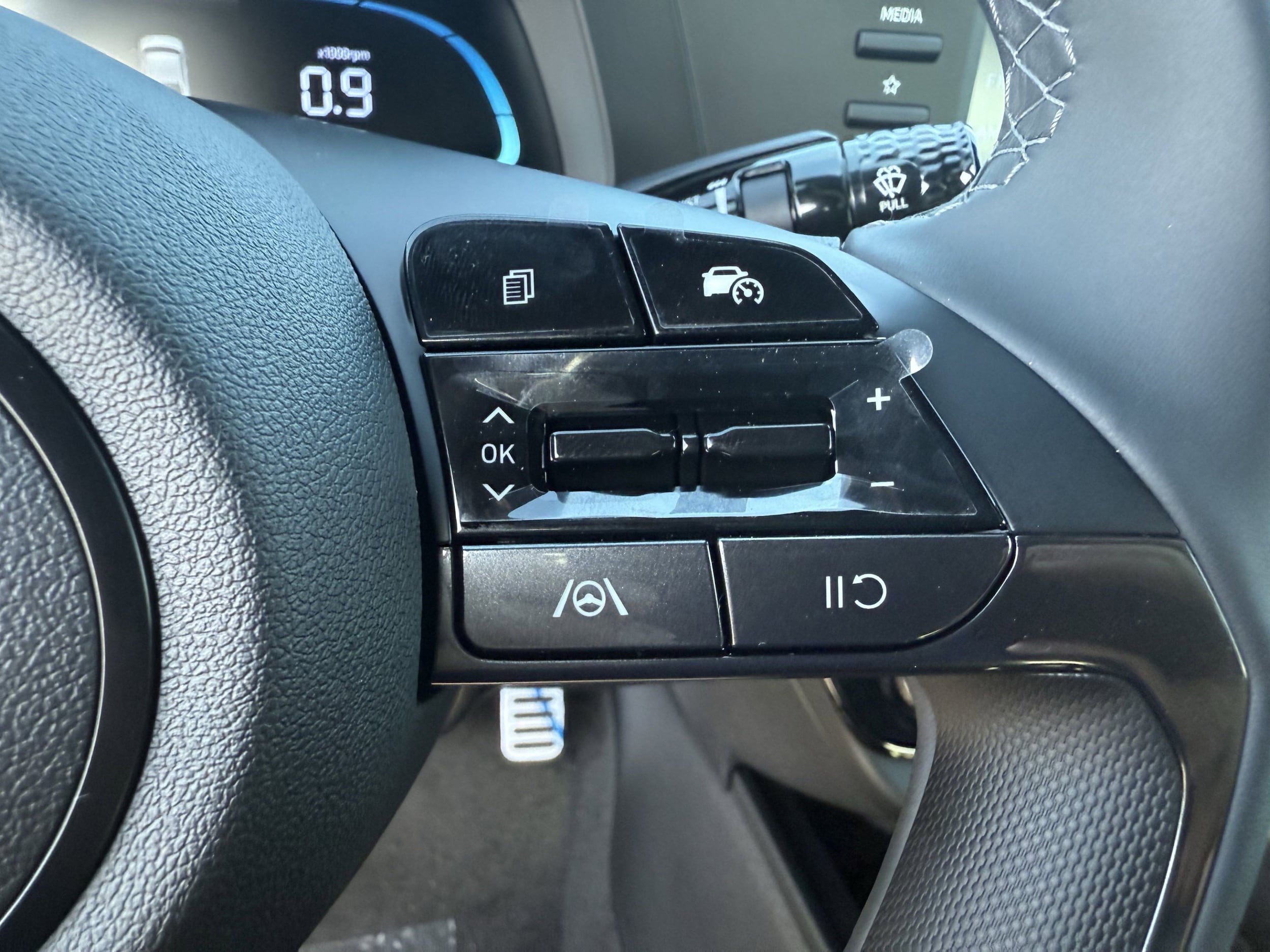 2025 Hyundai Elantra SEL - Photo 17