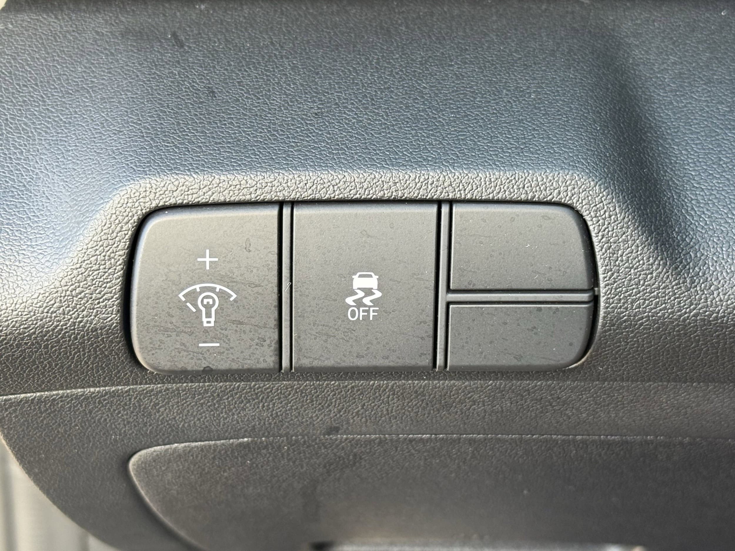2025 Hyundai Elantra SEL - Photo 36