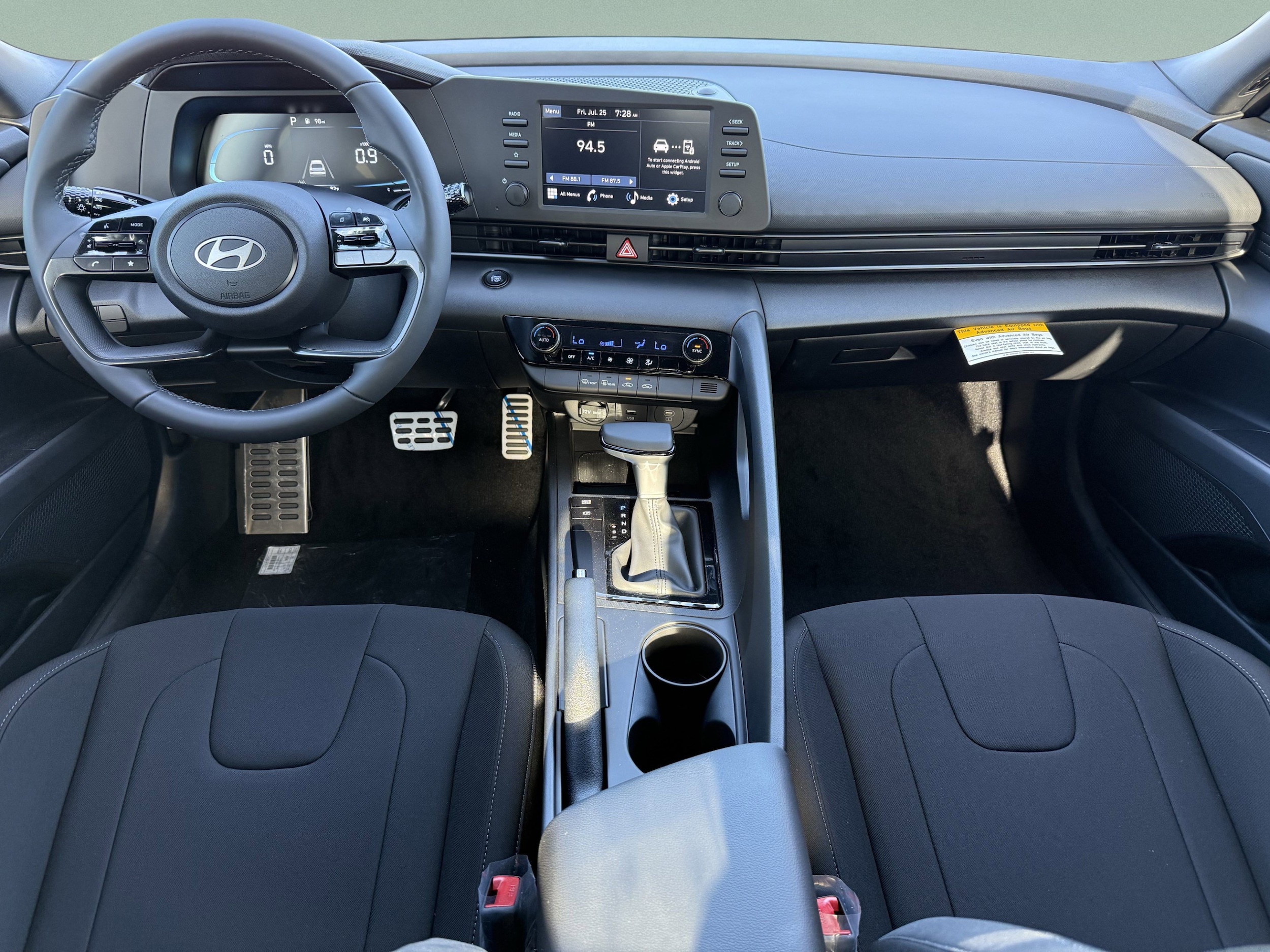 2025 Hyundai Elantra SEL - Photo 6