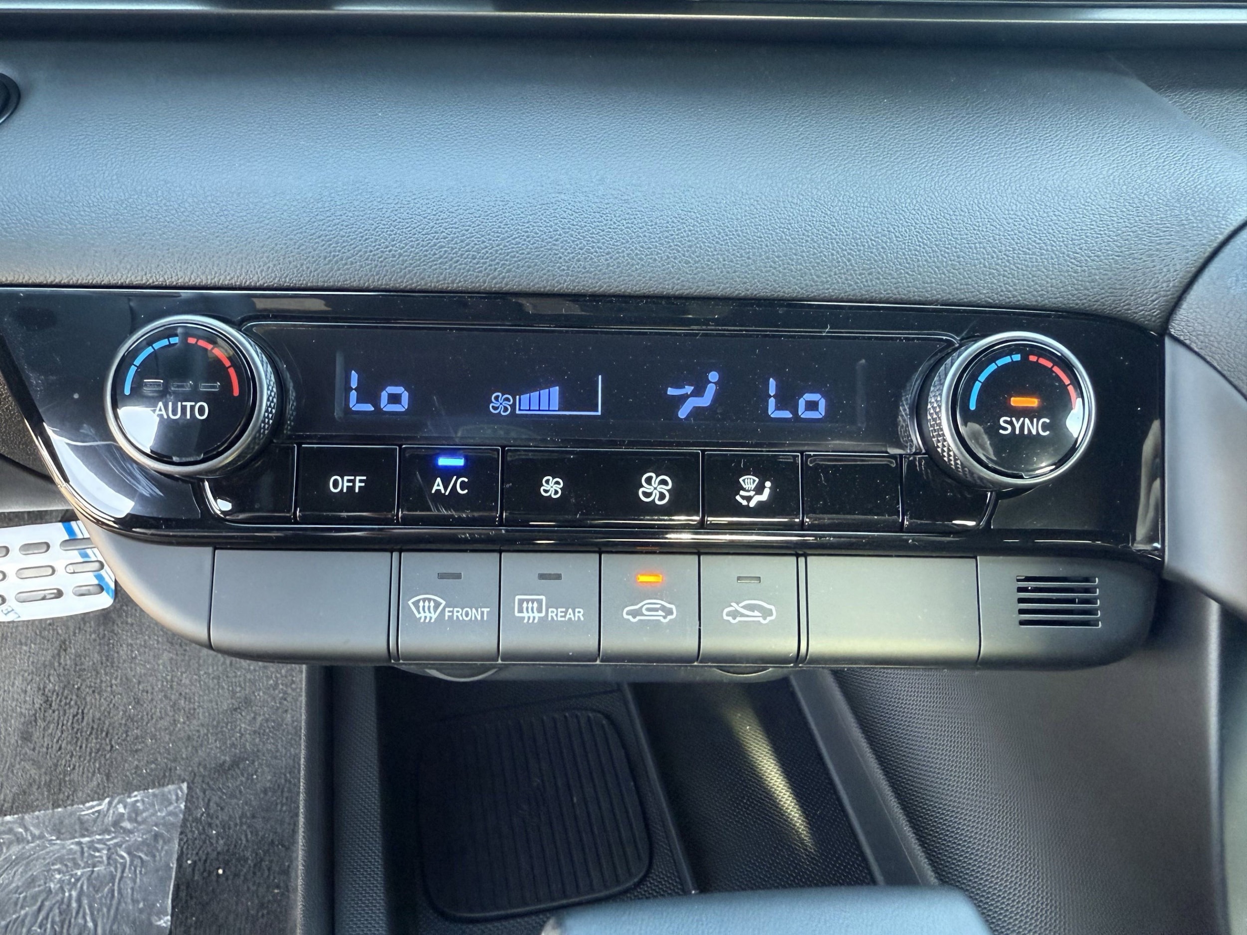 2025 Hyundai Elantra SEL - Photo 12
