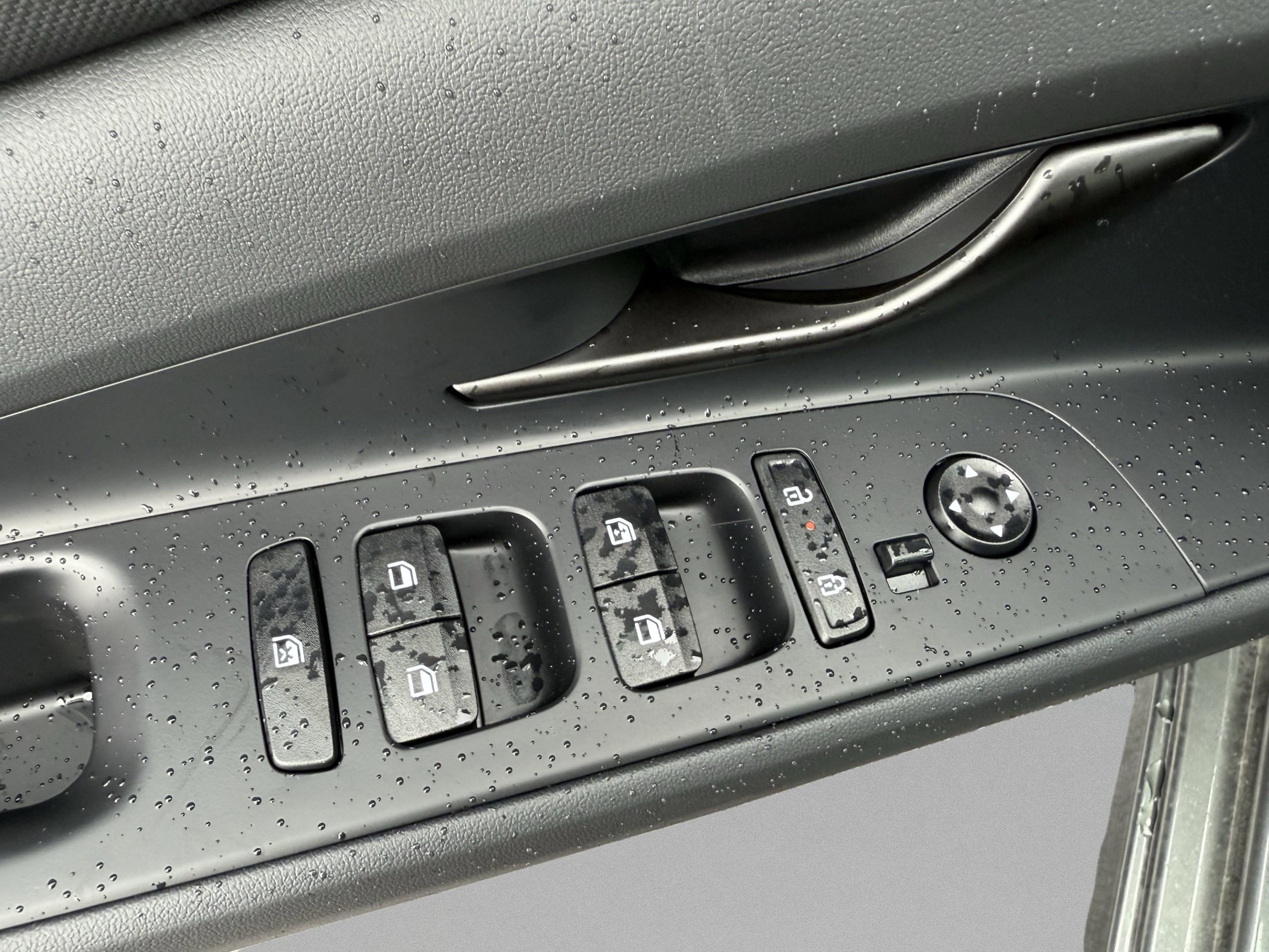 2025 Hyundai Elantra SEL - Photo 23