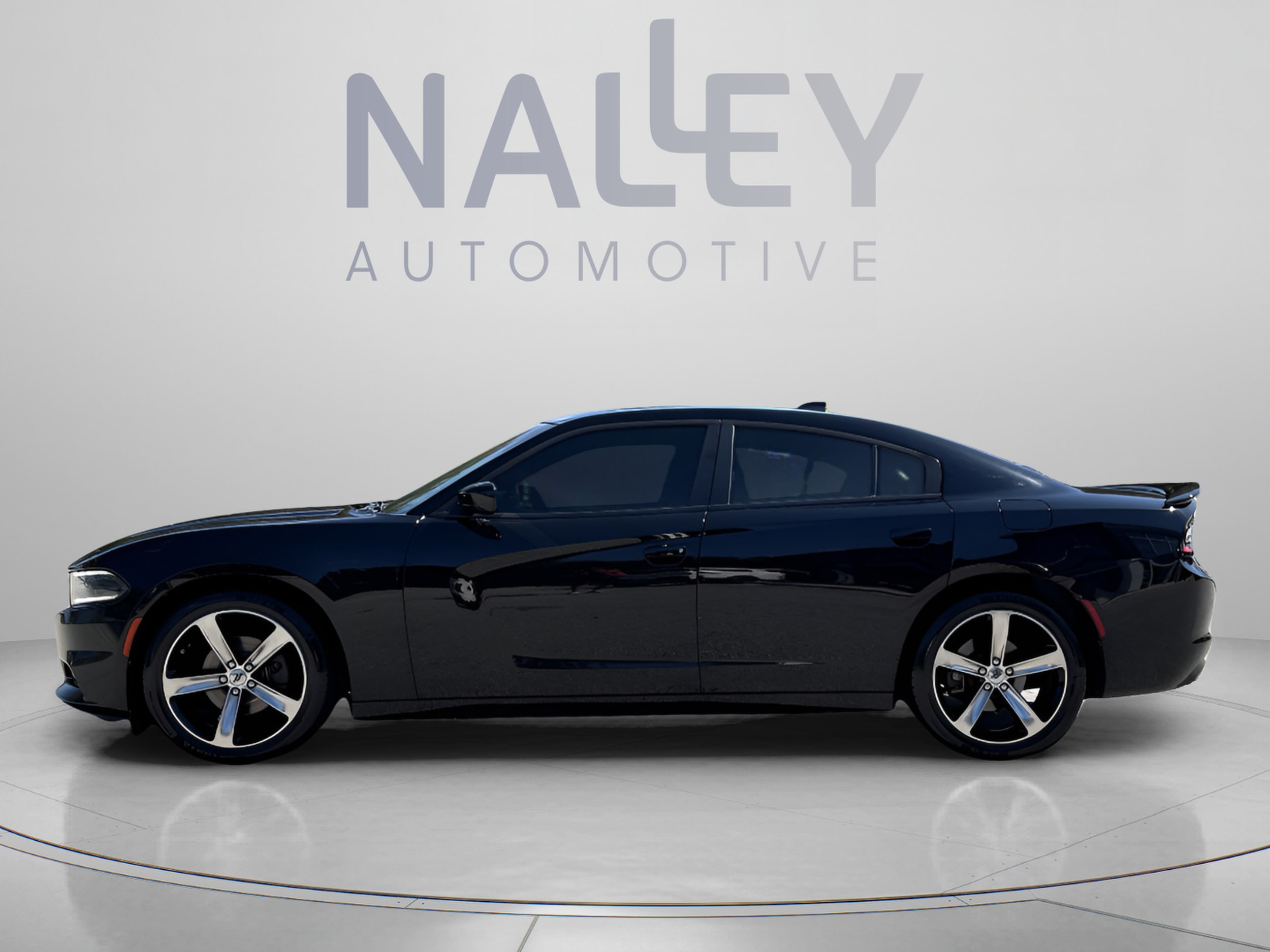 Used 2017 Dodge Charger SXT with VIN 2C3CDXHGXHH660554 for sale in Stonecrest, GA