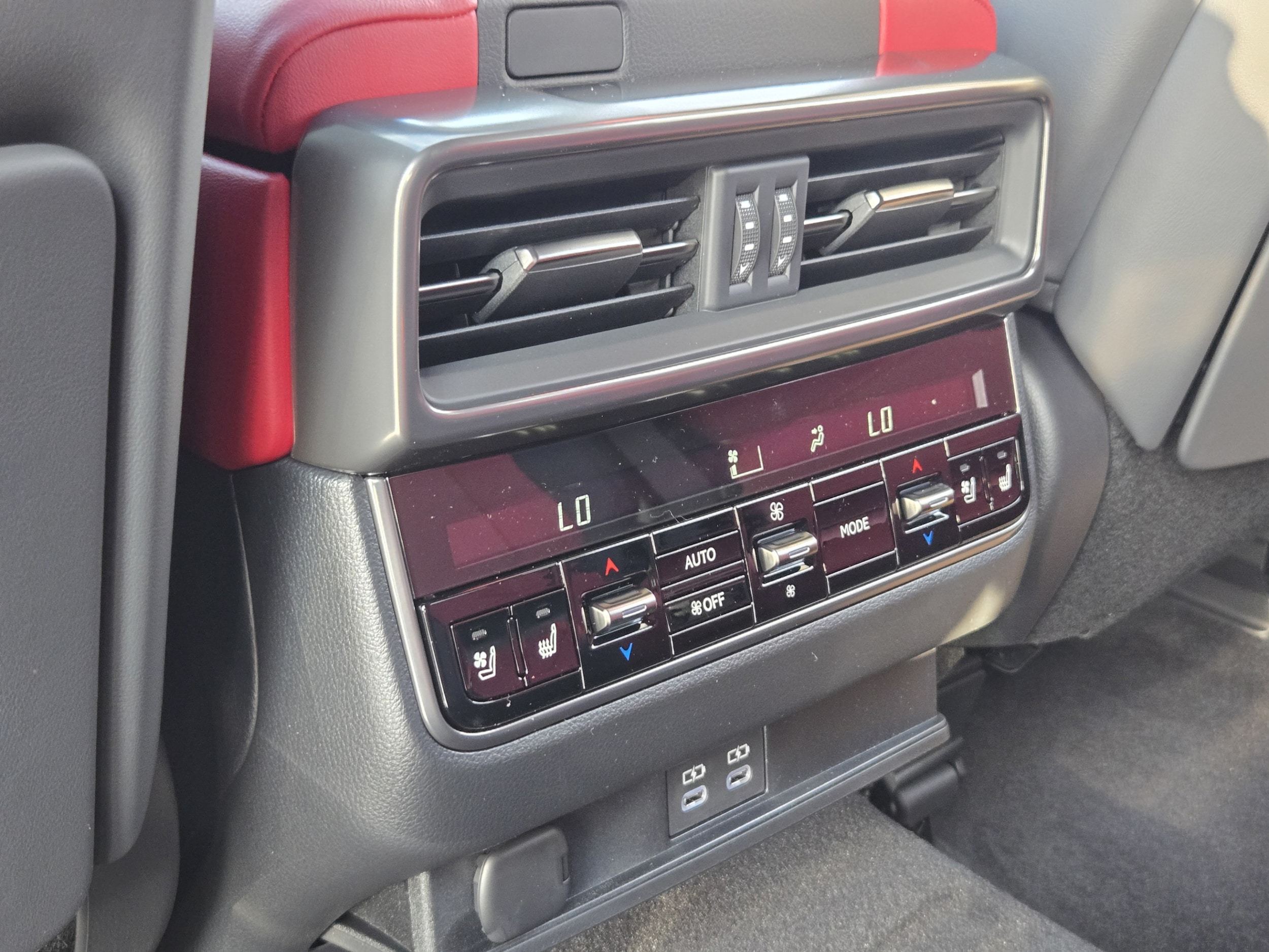 2026 Lexus LX 600 F-Sport - Photo 24