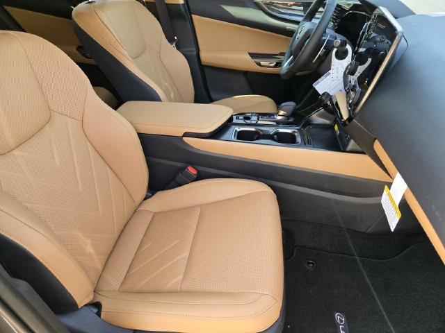 2026 Lexus NX 450h+ Premium - Photo 7