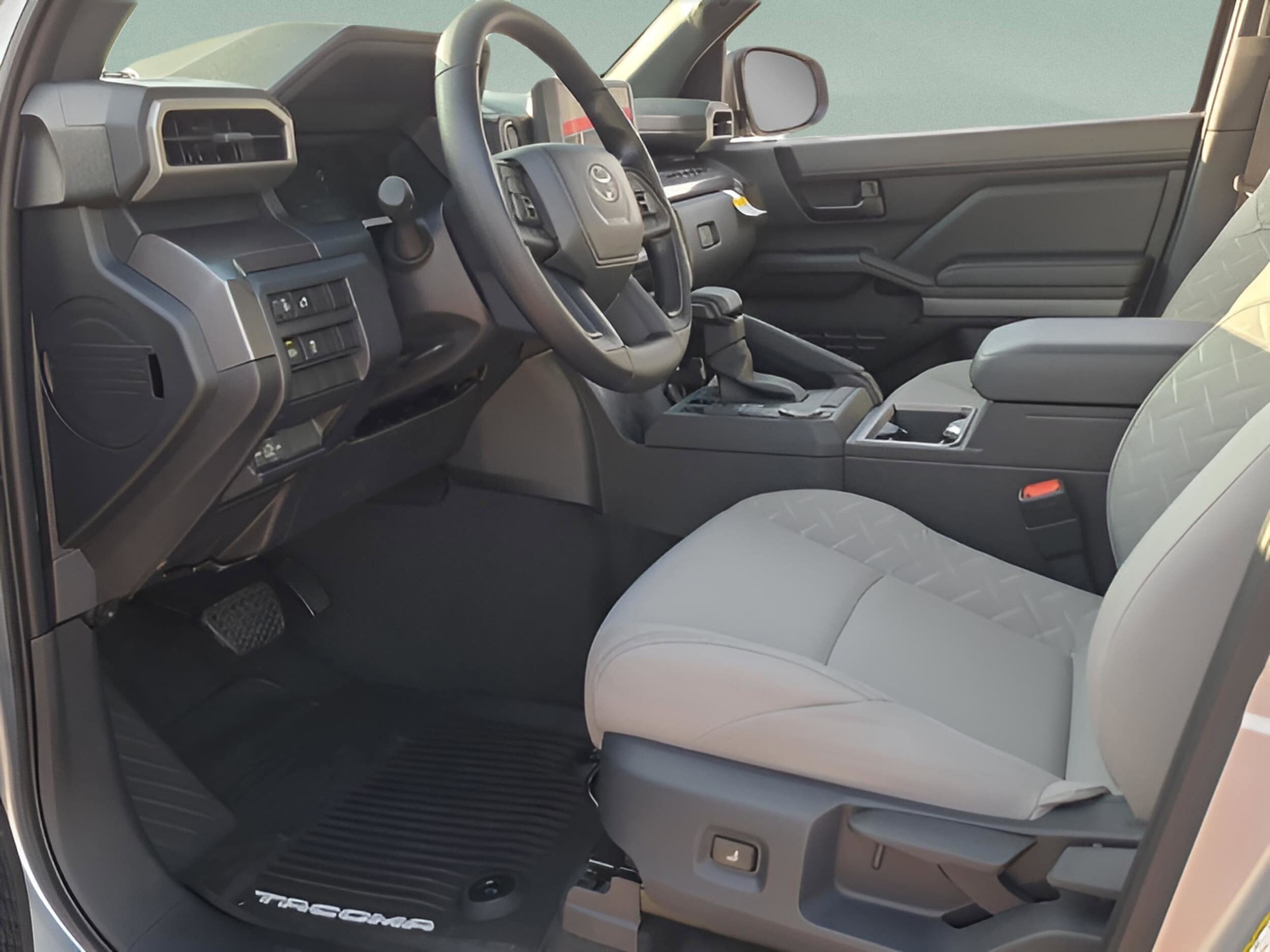 2026 Toyota Tacoma SR5 - Photo 15