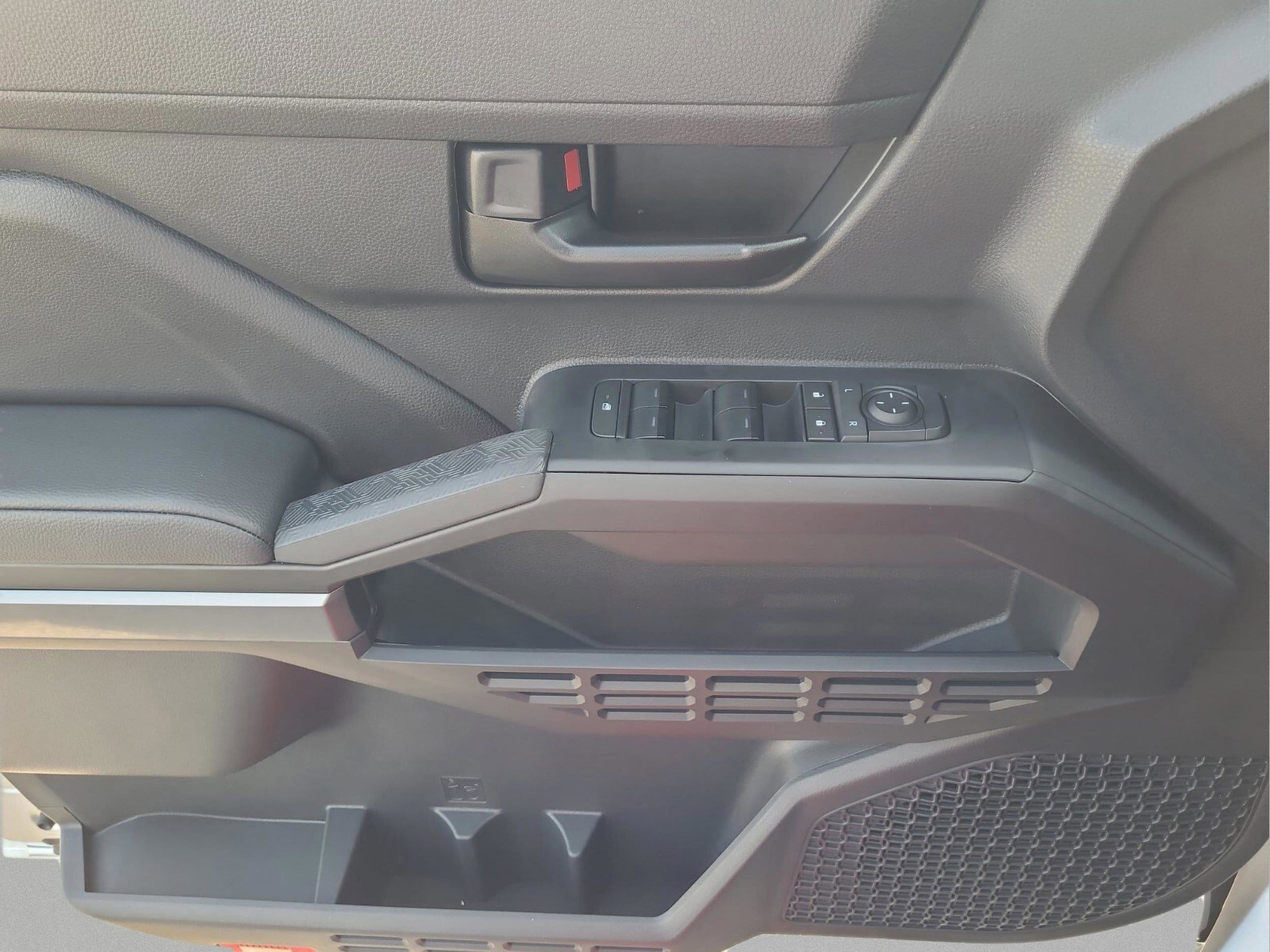 2026 Toyota Tacoma SR5 - Photo 51