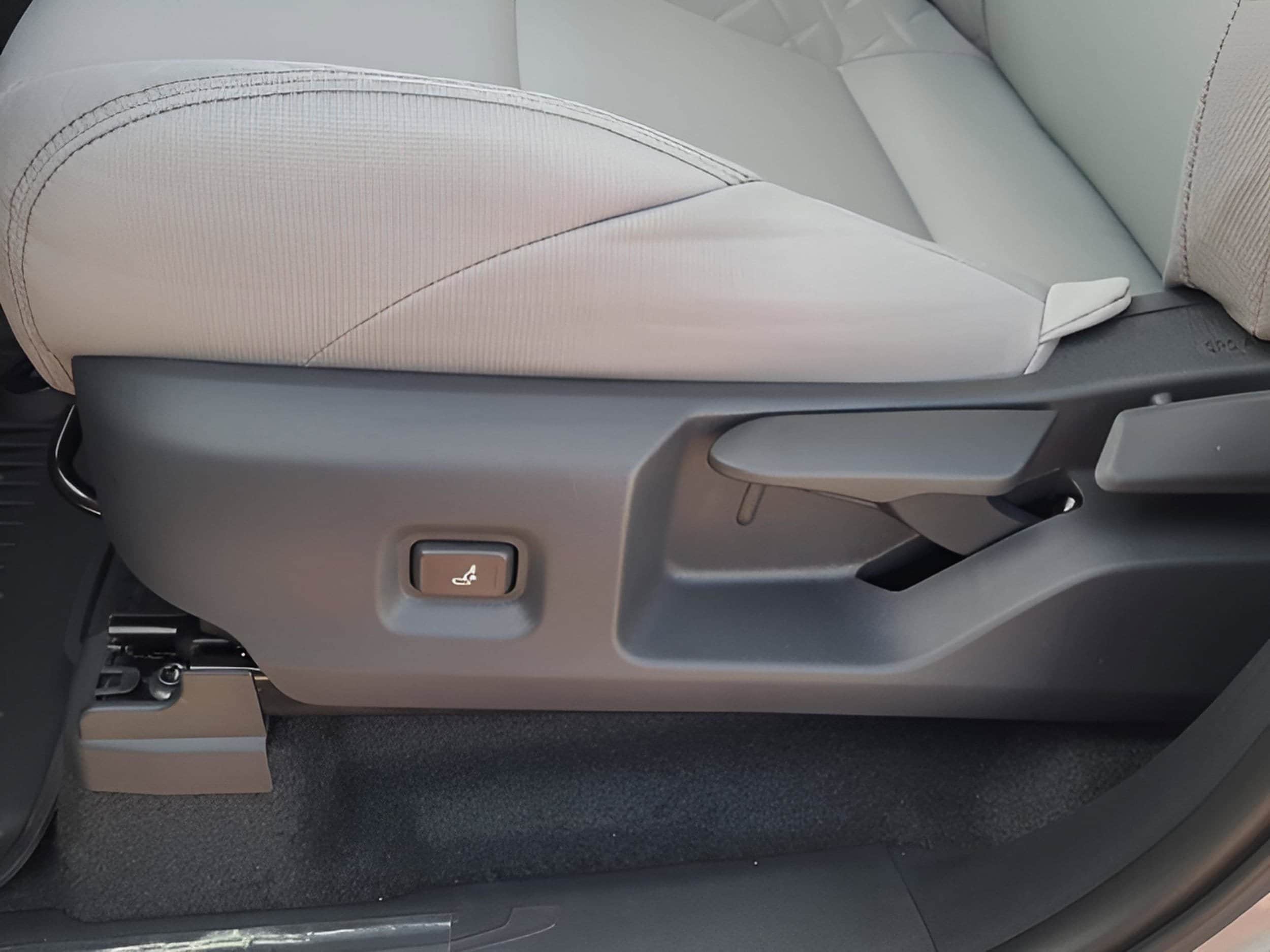 2026 Toyota Tacoma SR5 - Photo 16