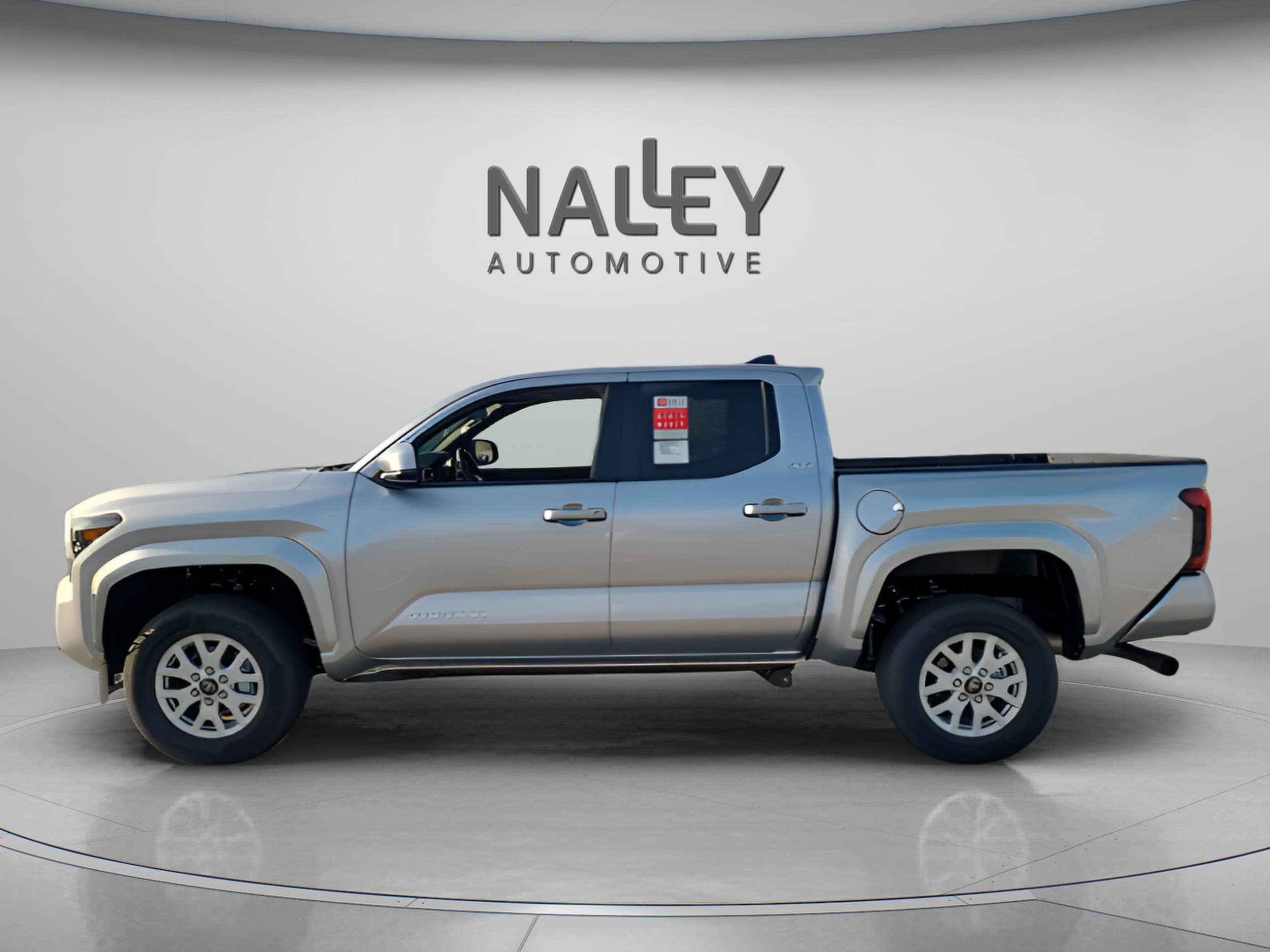 2026 Toyota Tacoma SR5 - Photo 5