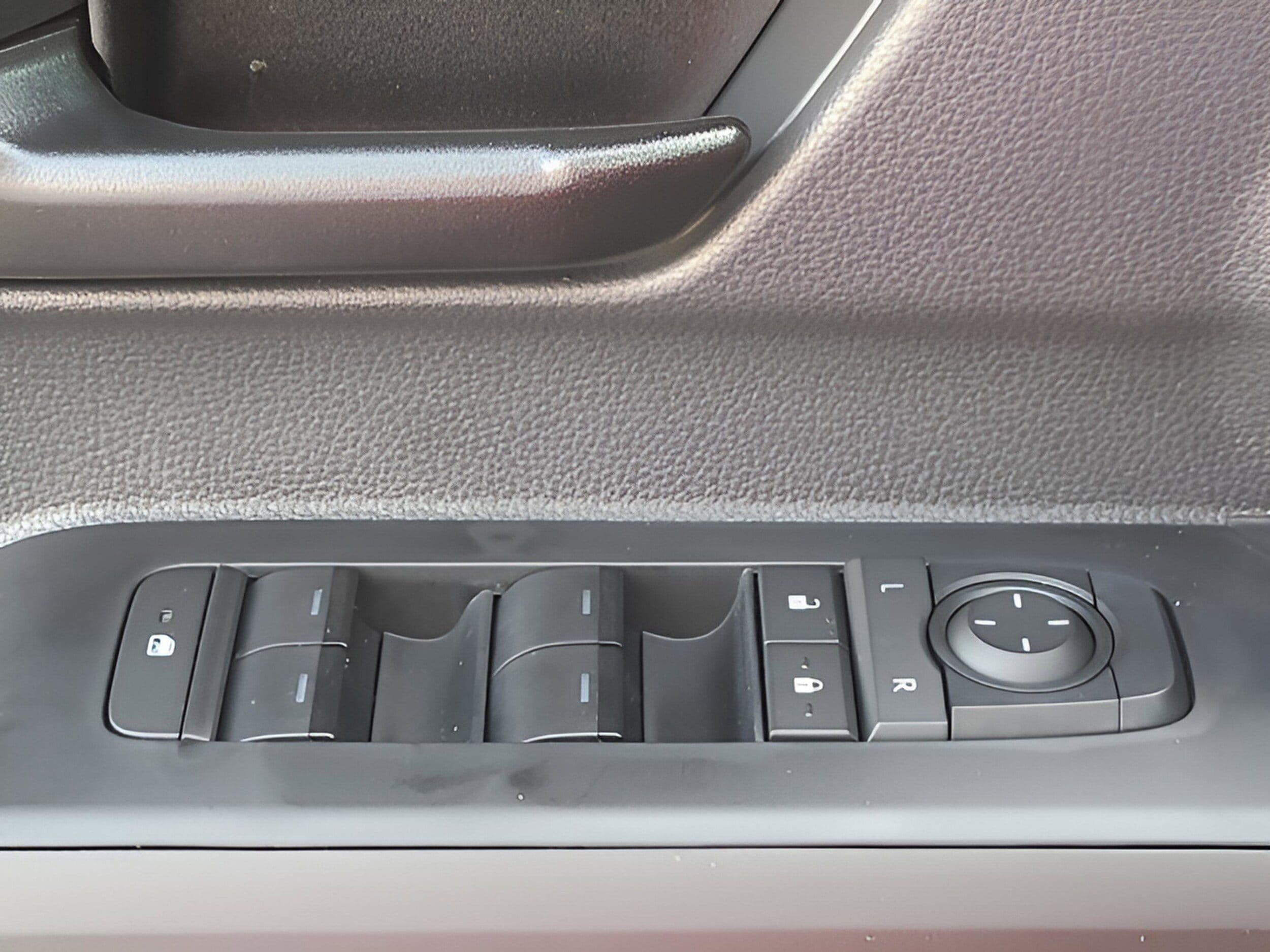 2026 Toyota Tacoma SR5 - Photo 26