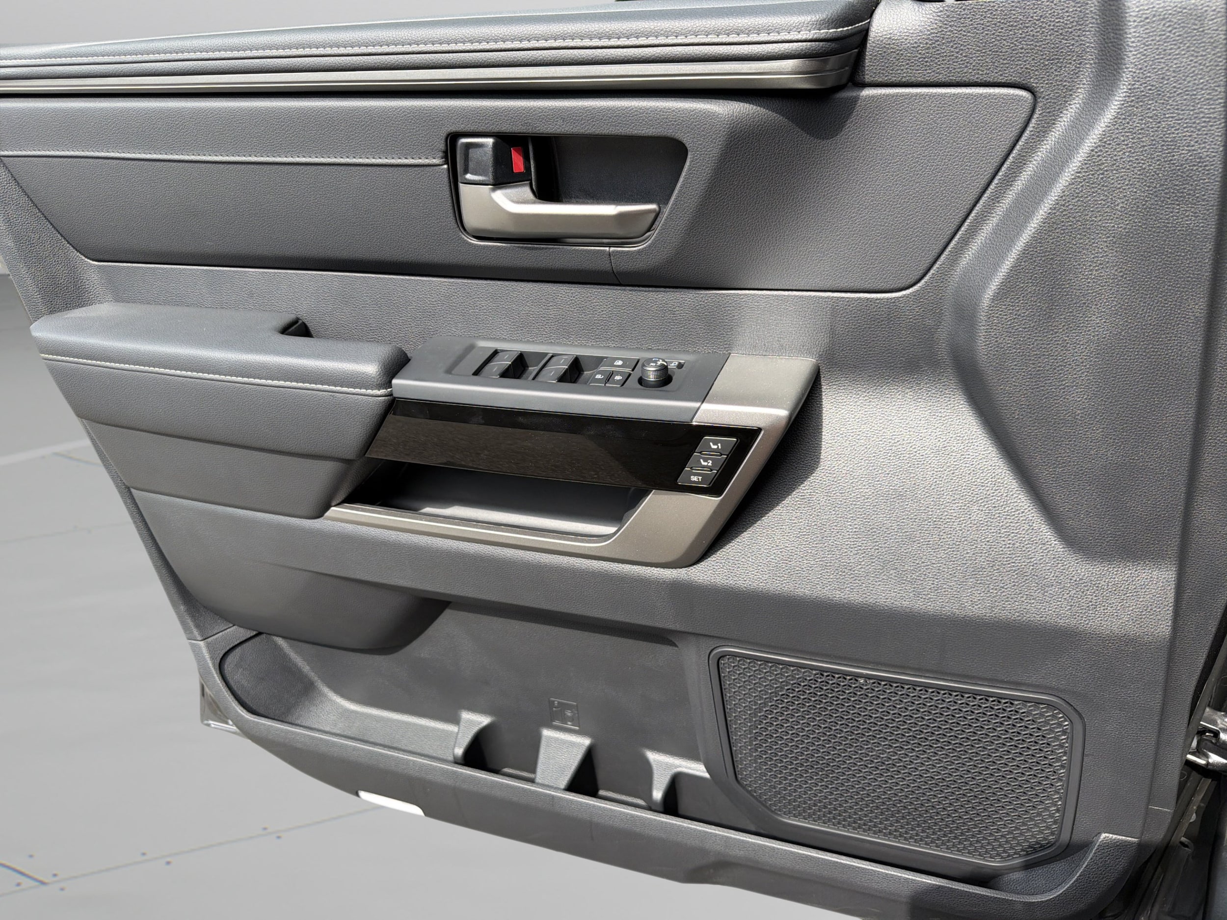 2026 Toyota Tundra Limited - Photo 25