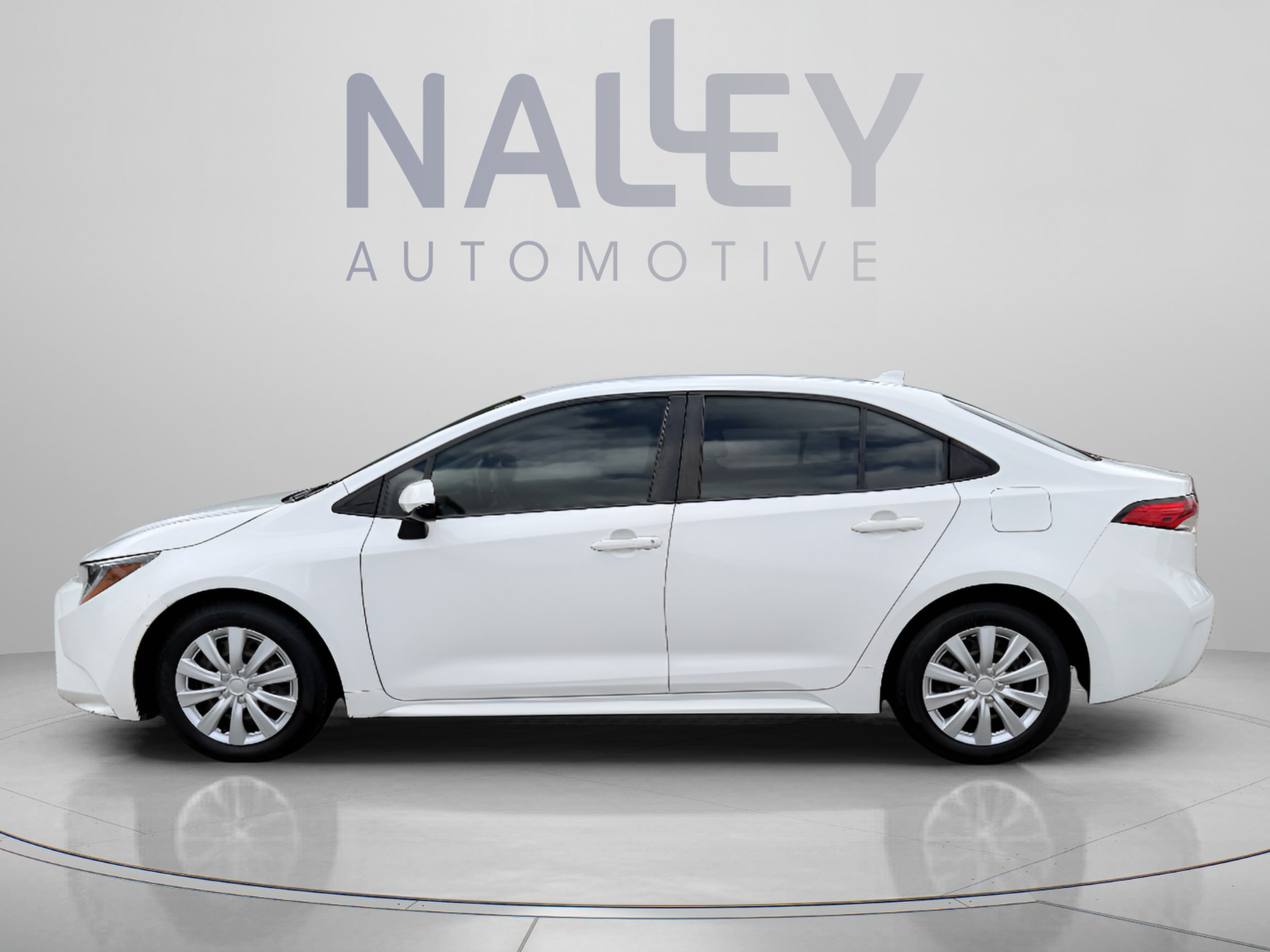 Used 2021 Toyota Corolla LE with VIN JTDEPMAE9MJ124691 for sale in Stonecrest, GA