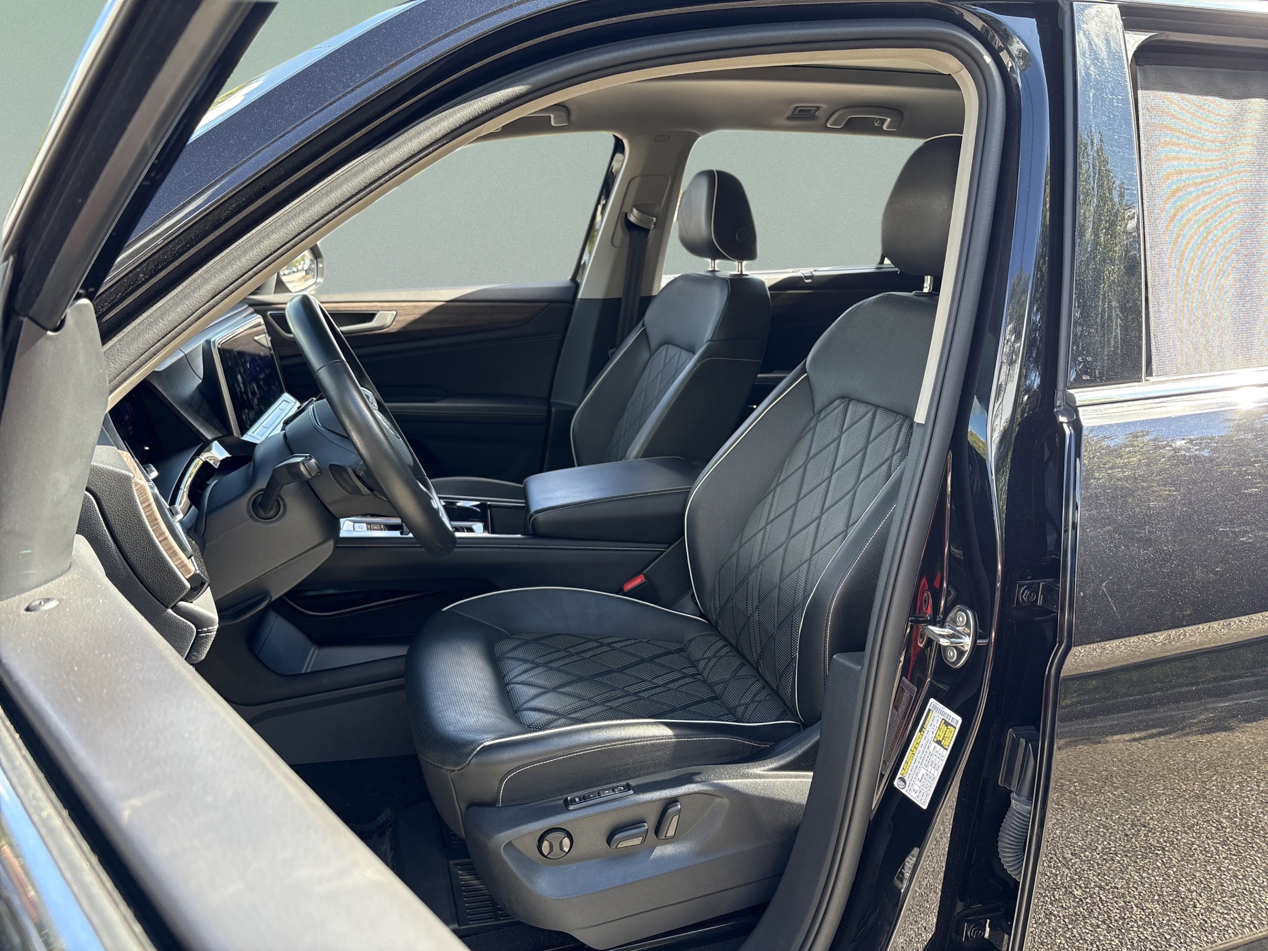 2025 Volkswagen Atlas SEL Premium R-Line - Photo 20