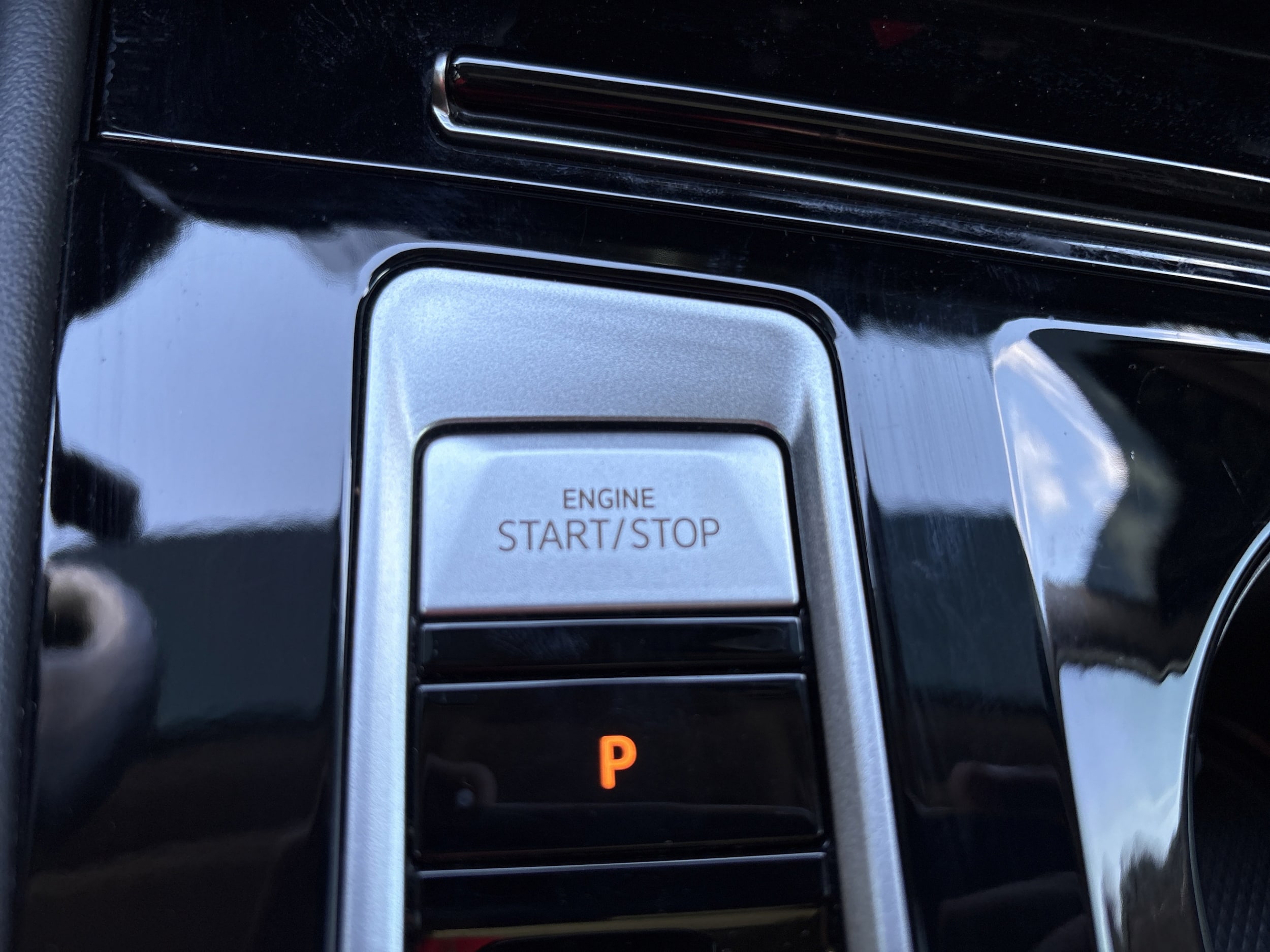 2025 Volkswagen Atlas SEL Premium R-Line - Photo 13