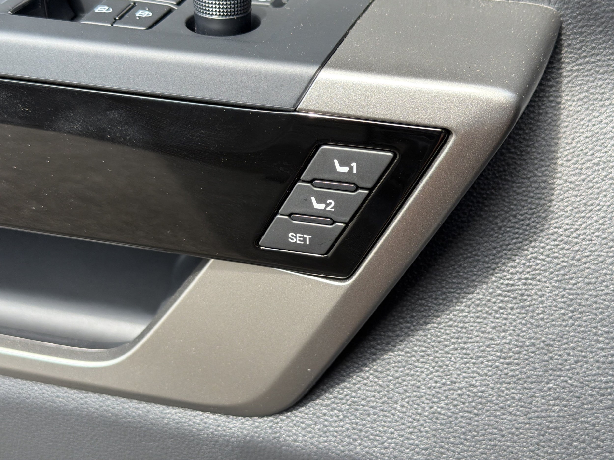 2026 Toyota Tundra Limited - Photo 26