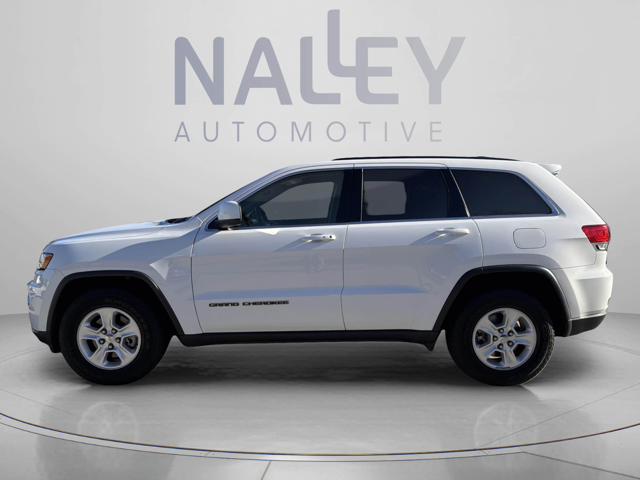 Used 2017 Jeep Grand Cherokee Laredo with VIN 1C4RJEAG1HC740079 for sale in Stonecrest, GA
