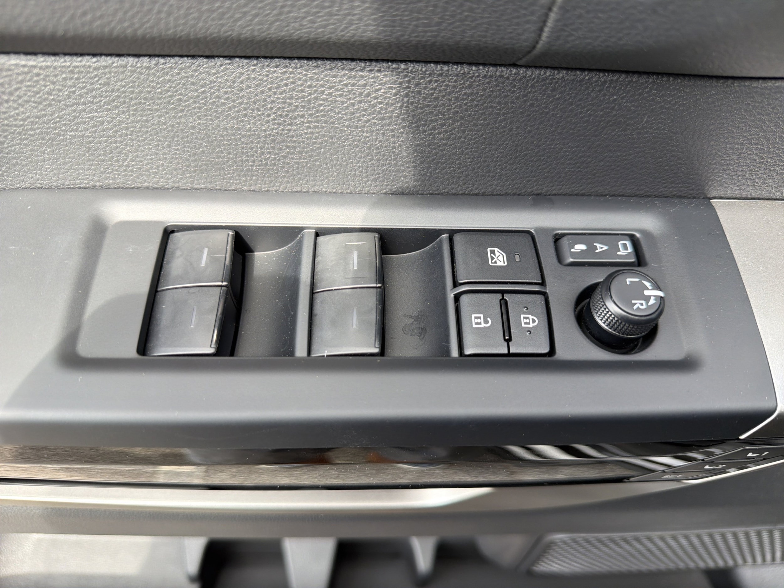 2026 Toyota Tundra Limited - Photo 27