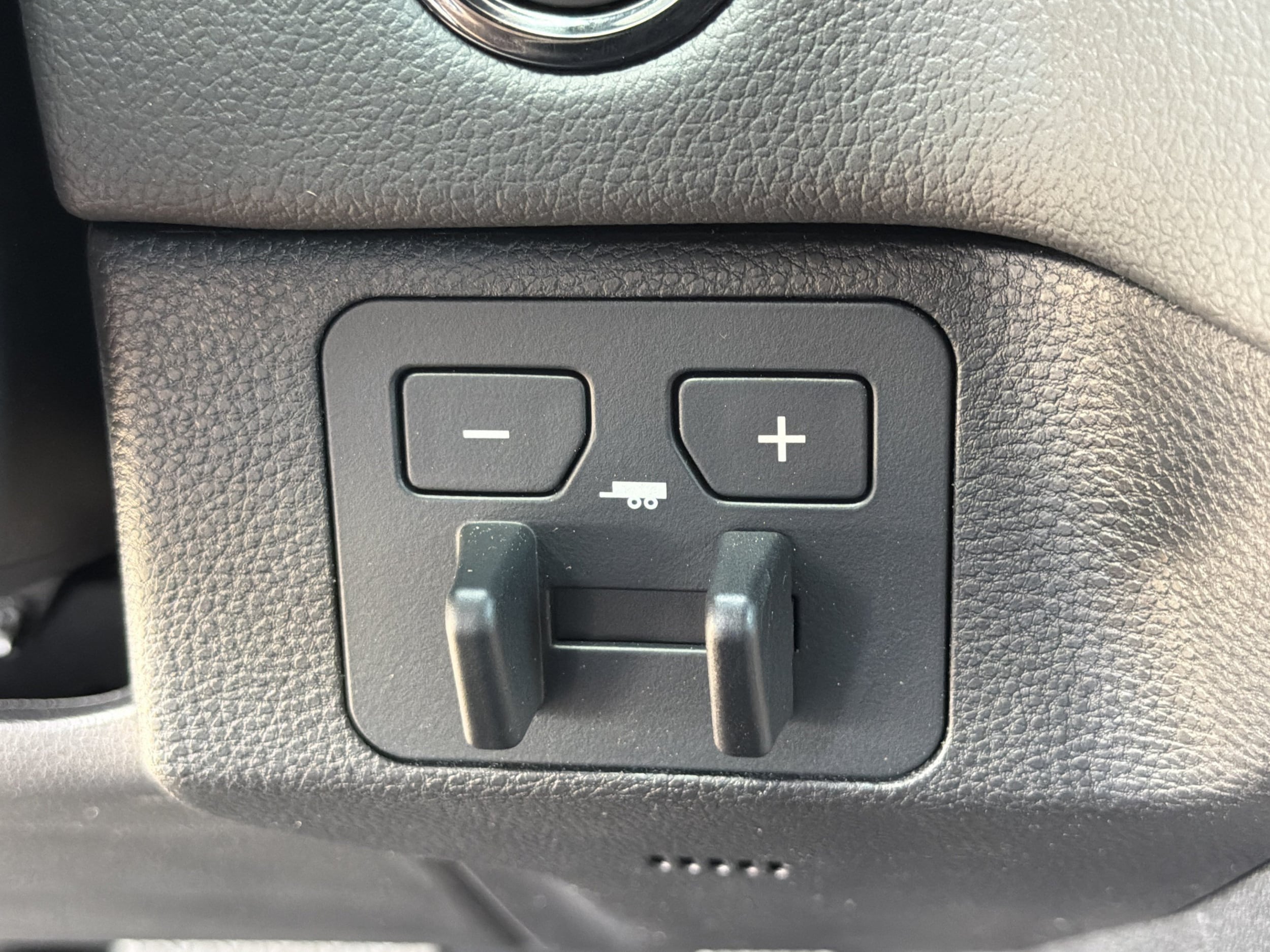 2026 Toyota Tundra Limited - Photo 12