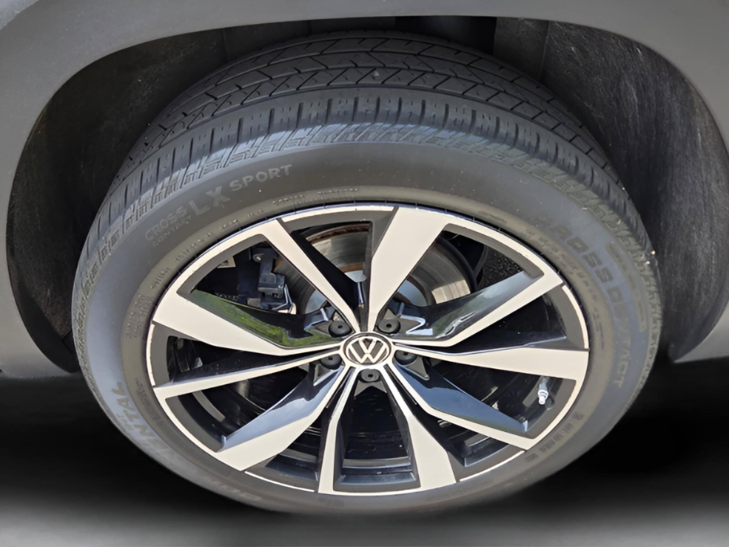 2025 Volkswagen Atlas SEL Premium R-Line - Photo 34