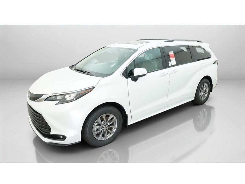 2026 Toyota Sienna XLE