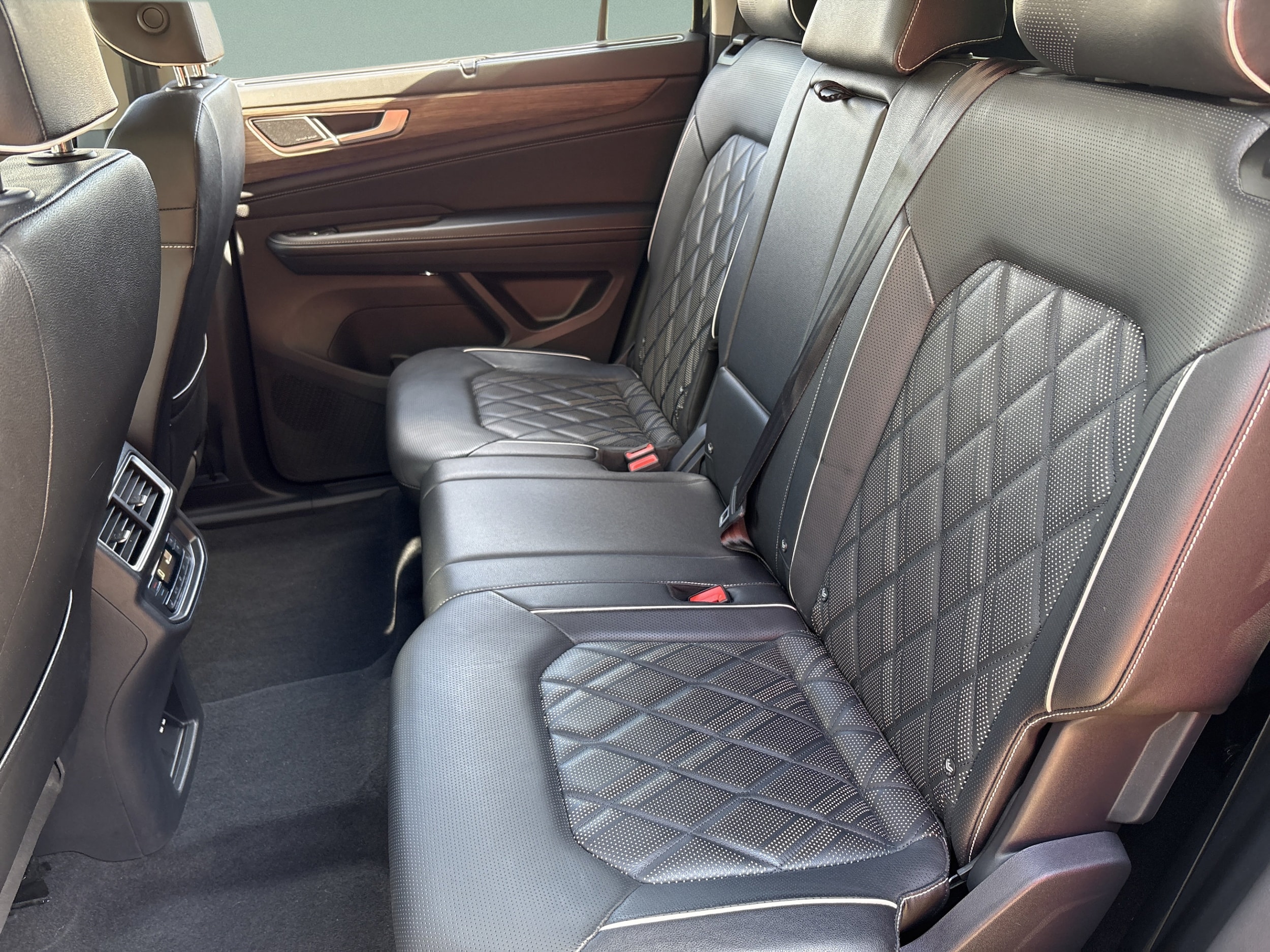 2025 Volkswagen Atlas SEL Premium R-Line - Photo 21