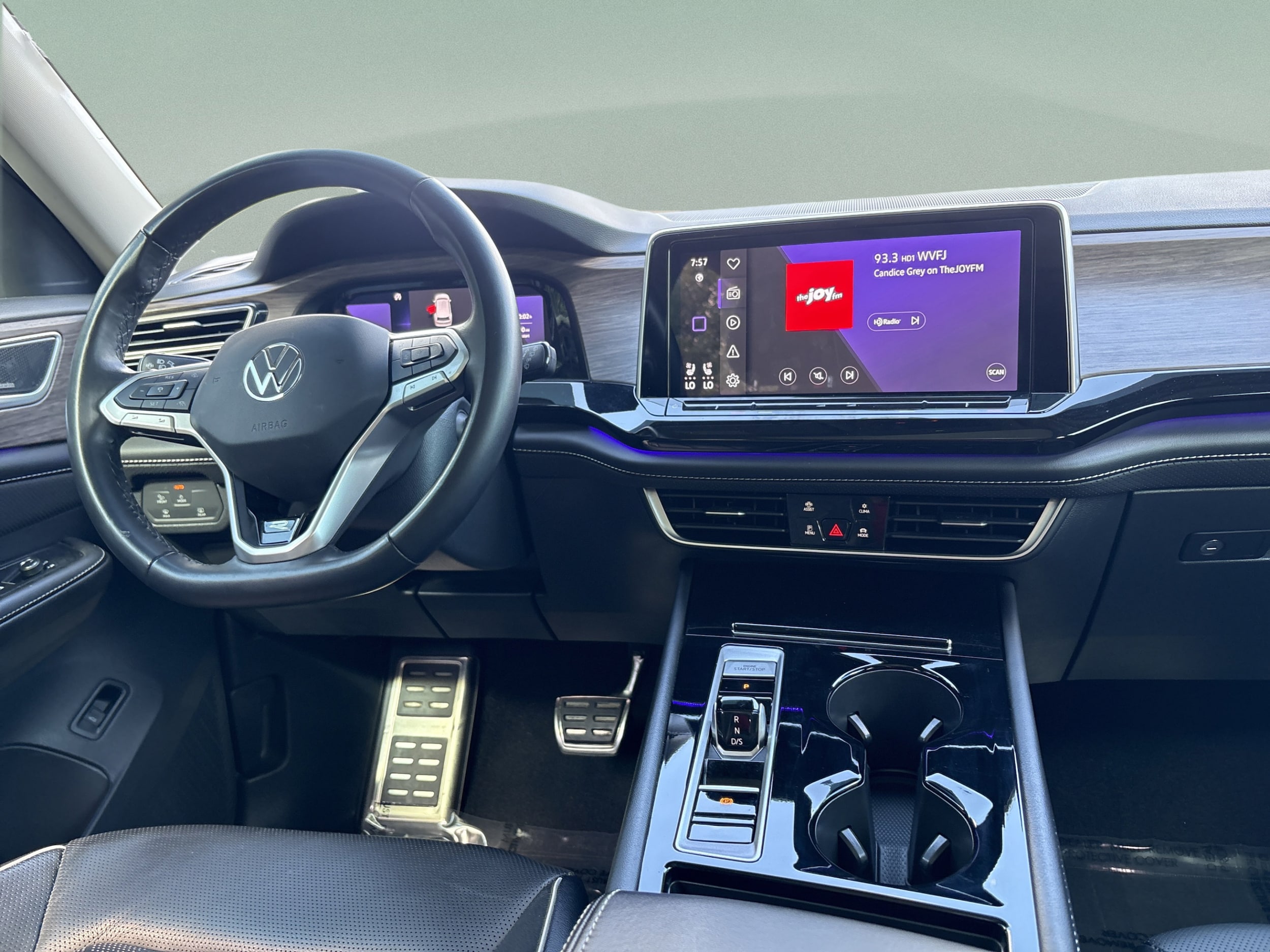 2025 Volkswagen Atlas SEL Premium R-Line - Photo 10