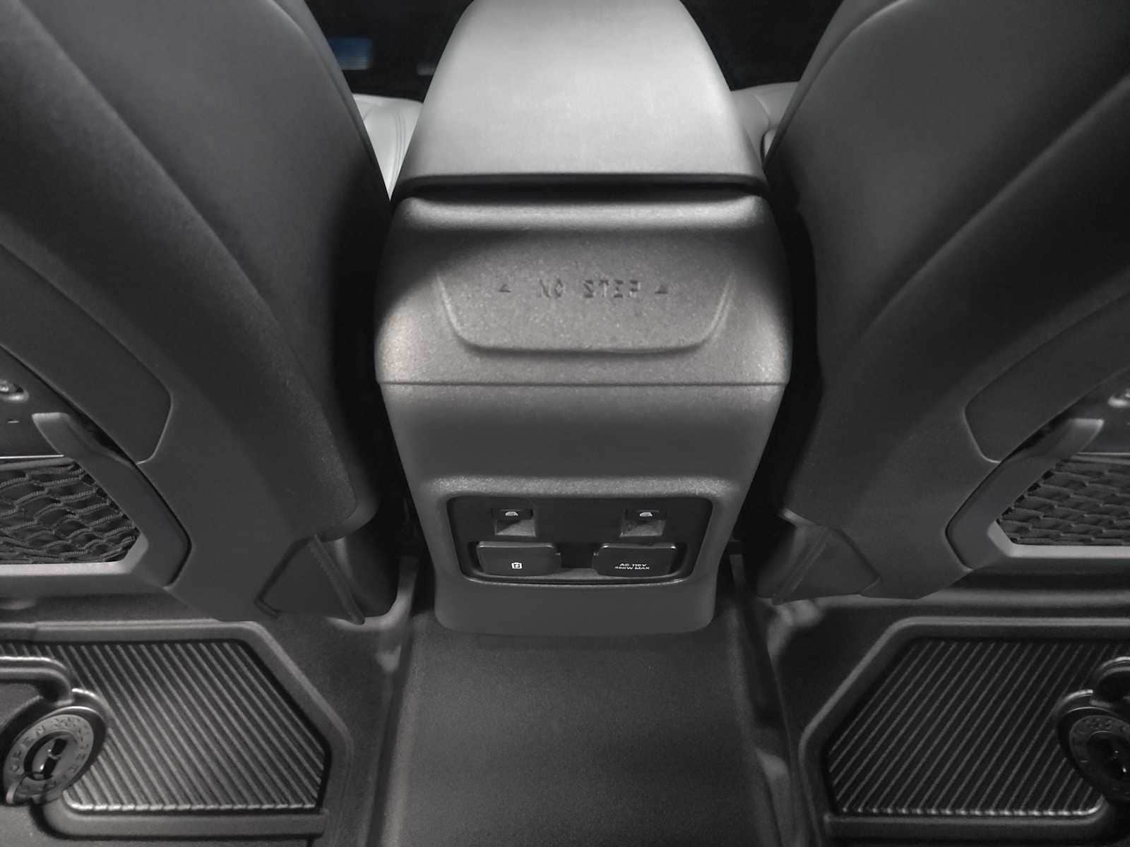 2023 Ford Bronco 4-Door Black Diamond - Photo 17