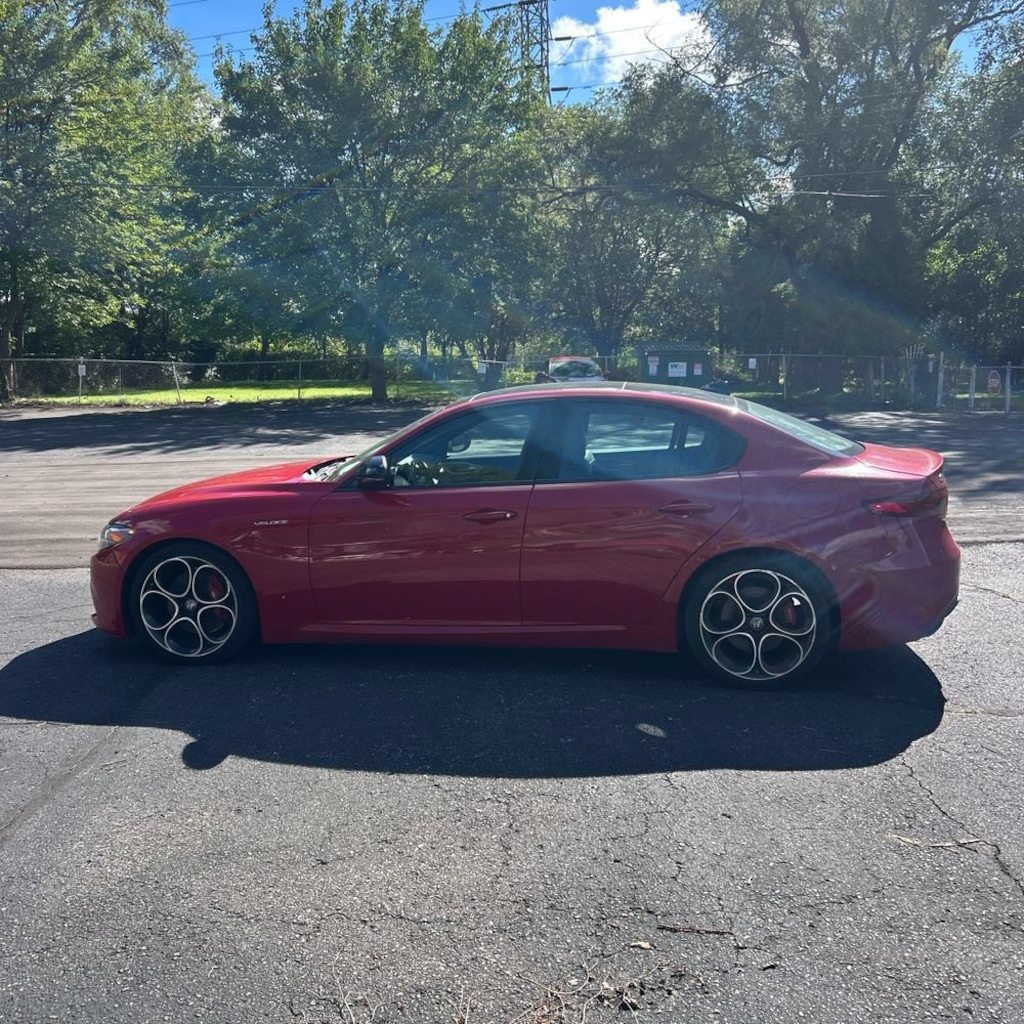 Used 2022 Alfa Romeo Giulia Veloce Sedan