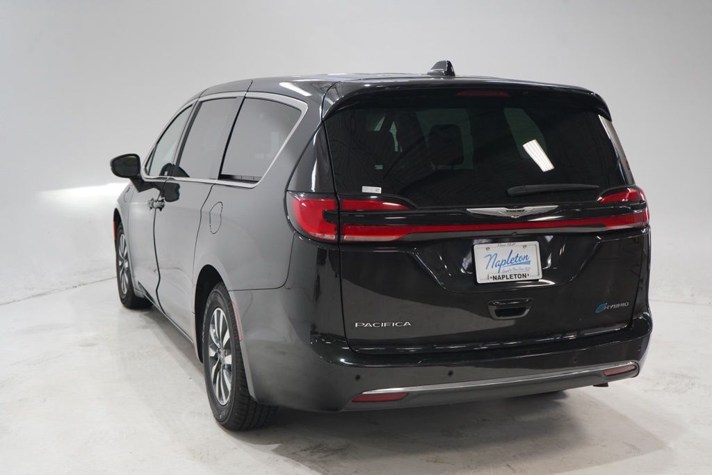 Used 2023 Chrysler Pacifica Hybrid Touring L Minivan/Van