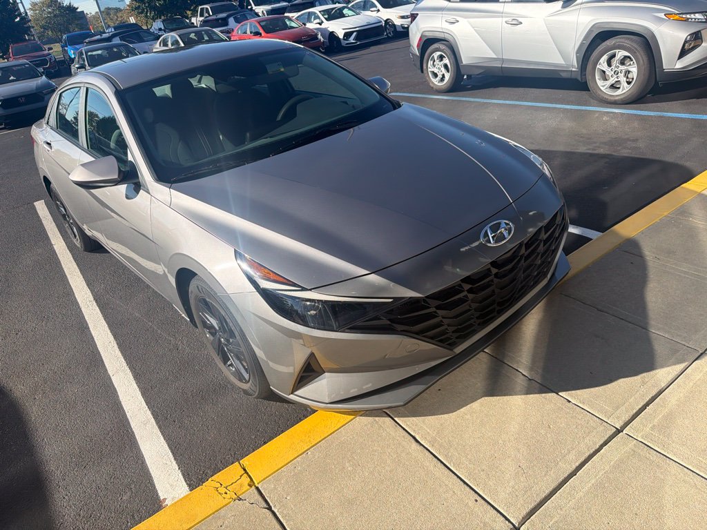 Used 2023 Hyundai Elantra SEL Sedan