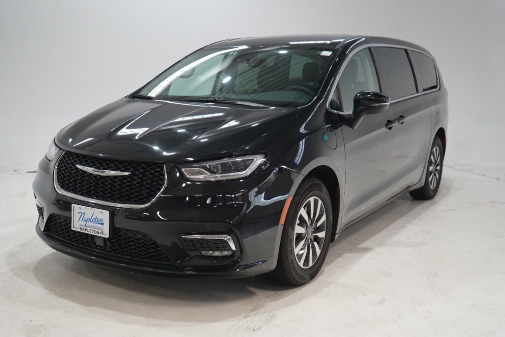 Used 2023 Chrysler Pacifica Hybrid Touring L Minivan/Van