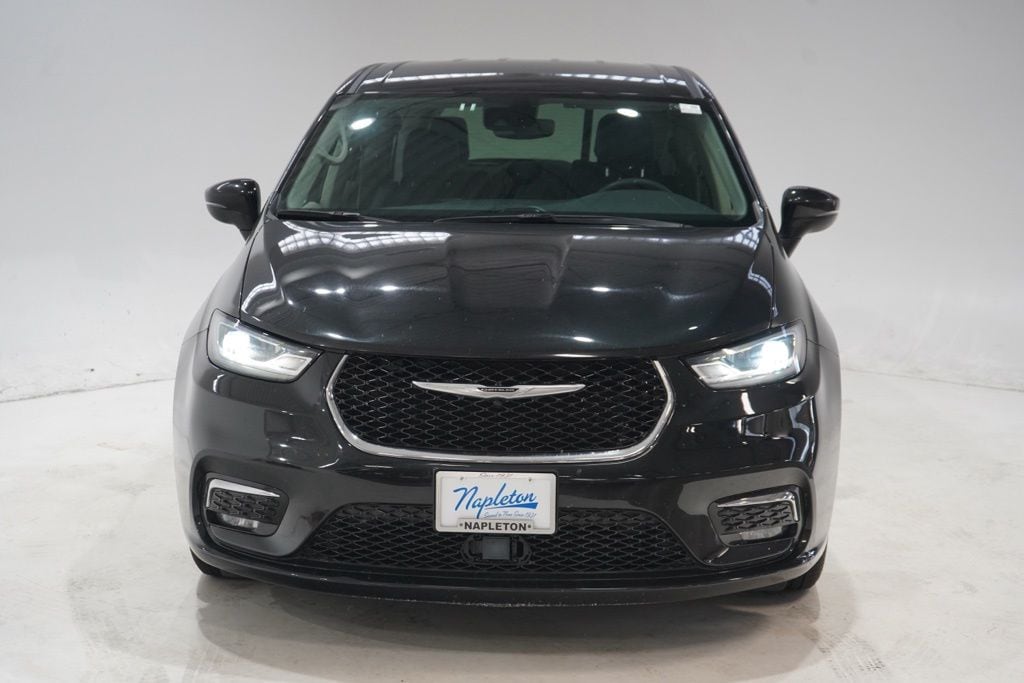 Used 2023 Chrysler Pacifica Hybrid Touring L Minivan/Van