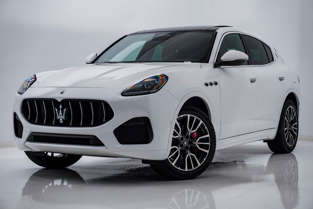 New 2025 Maserati Grecale Base SUV