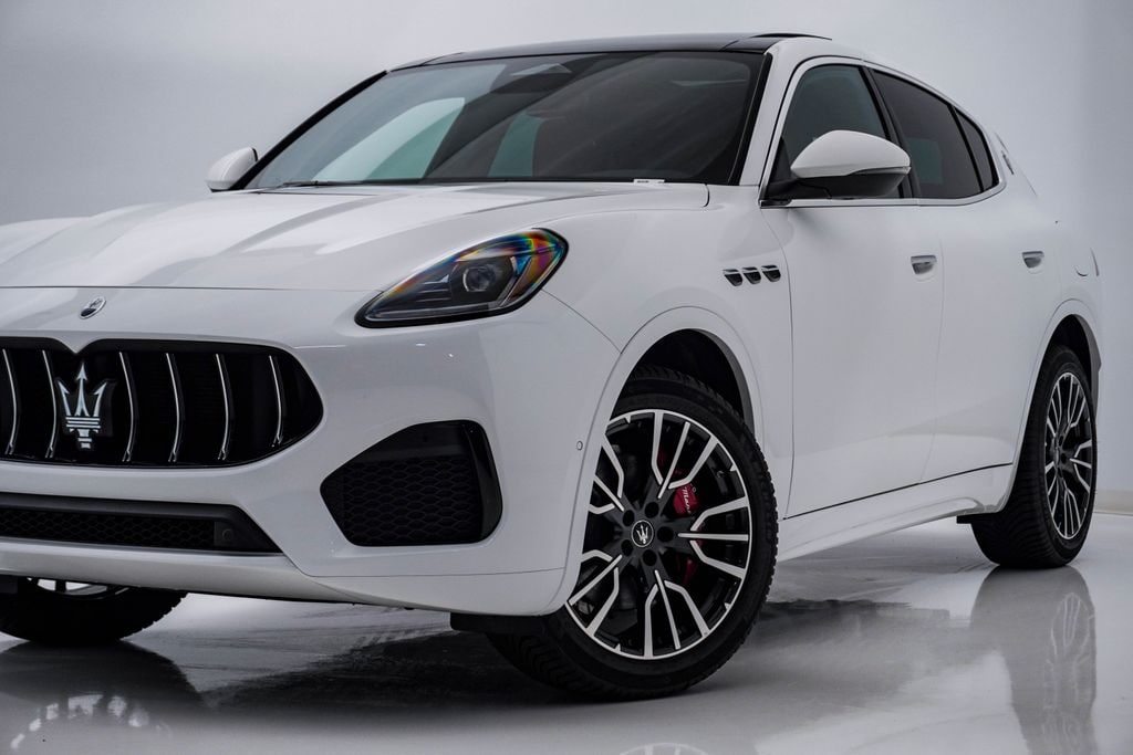 New 2025 Maserati Grecale Base SUV