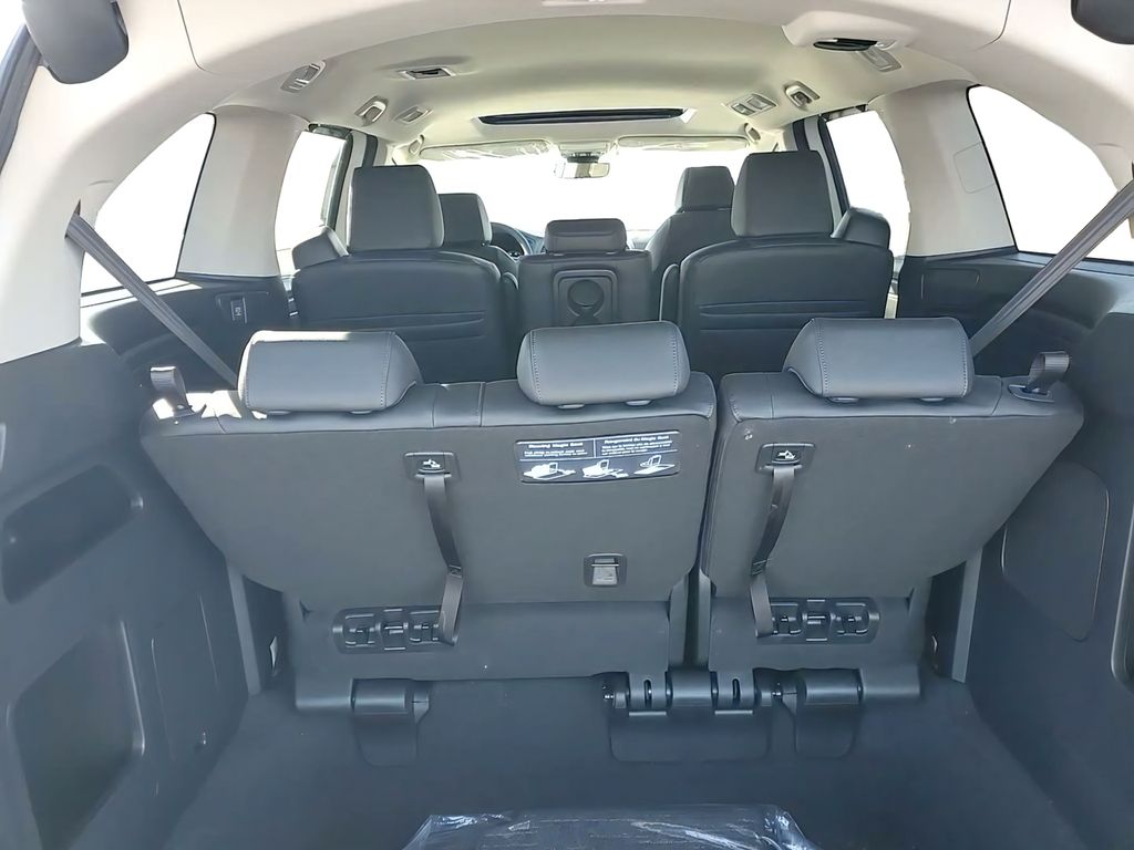 2026 Honda Odyssey EX-L - Photo 8