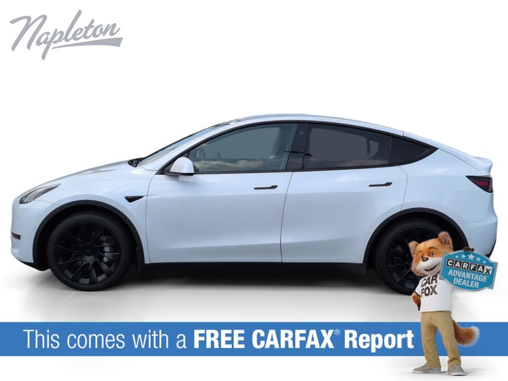 Used 2021 Tesla Model Y Long Range with VIN 5YJYGAEE5MF233985 for sale in Oak Lawn, IL