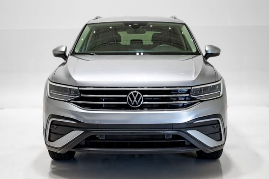 Used 2024 Volkswagen Tiguan 2.0T SE SUV