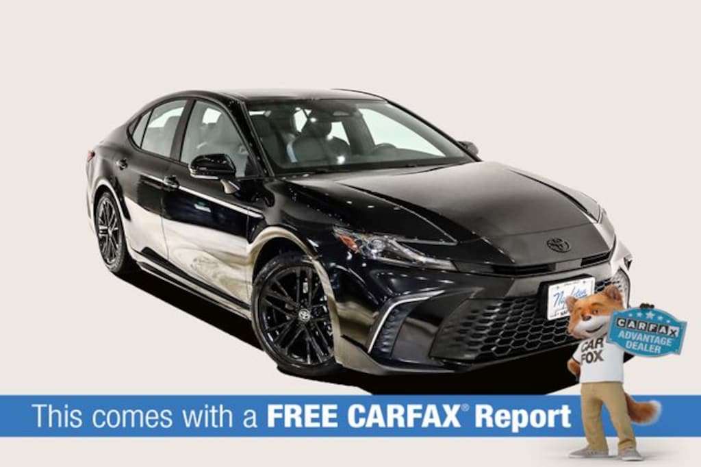 Used 2025 Toyota Camry SE Sedan