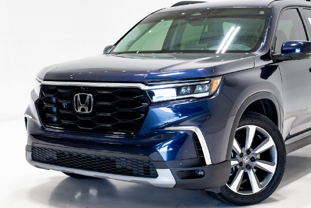 Used 2024 Honda Pilot Elite SUV