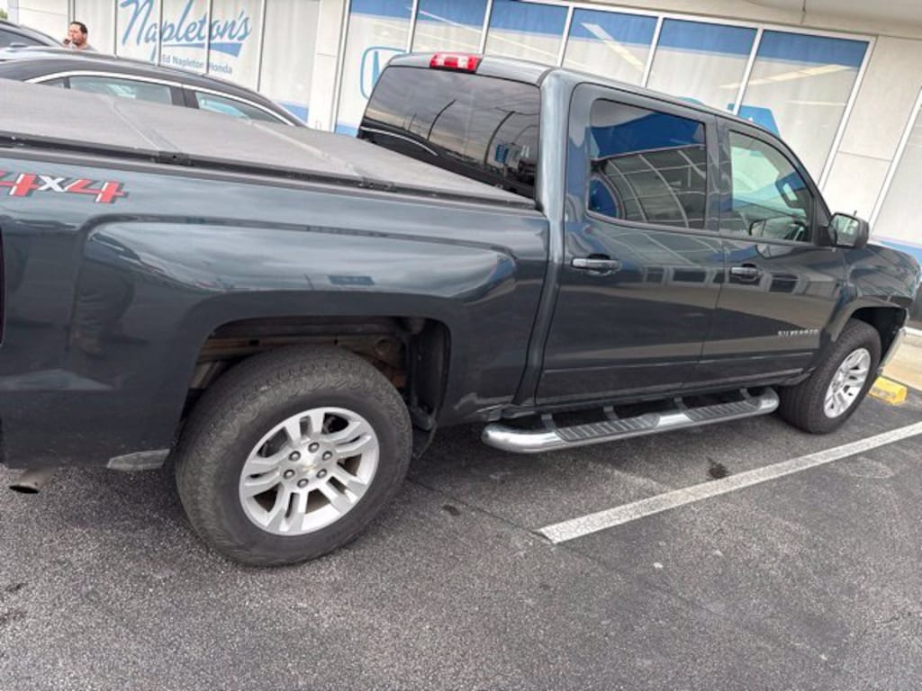 Used 2018 Chevrolet Silverado 1500 LT Truck Crew Cab