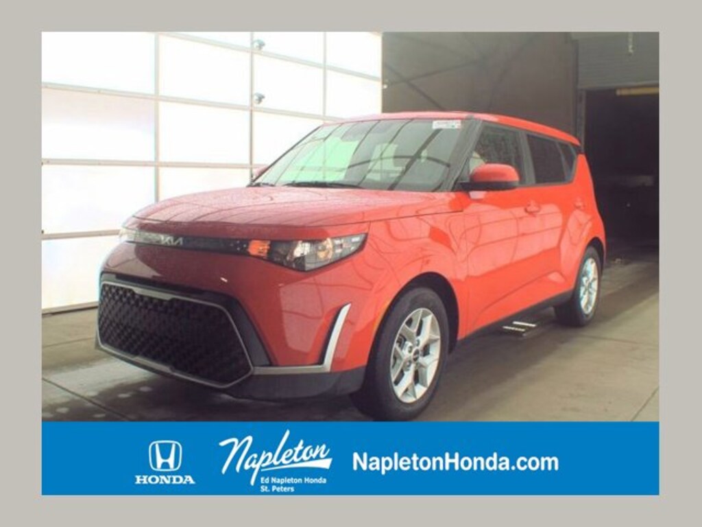 Used 2025 Kia Soul LX Hatchback