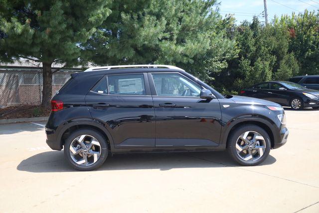 New 2026 Hyundai Venue SEL SUV