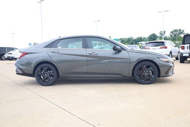 New 2026 Hyundai Elantra SEL Sport Sedan