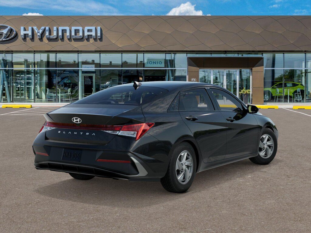New 2026 Hyundai Elantra SE Sedan