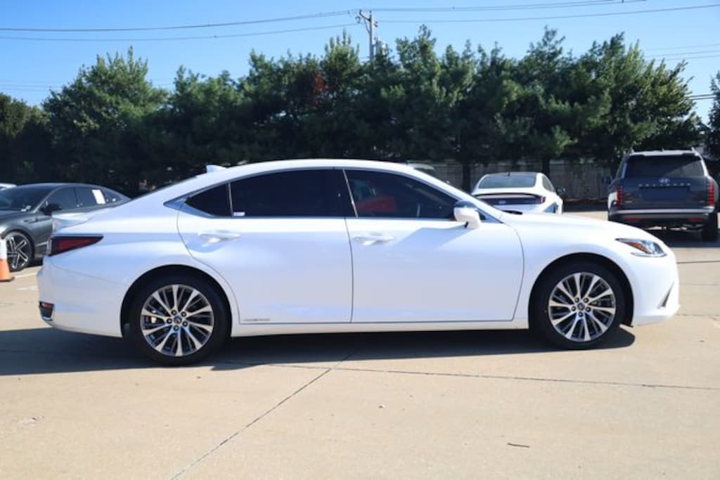 Used 2021 Lexus ES 300h Sedan