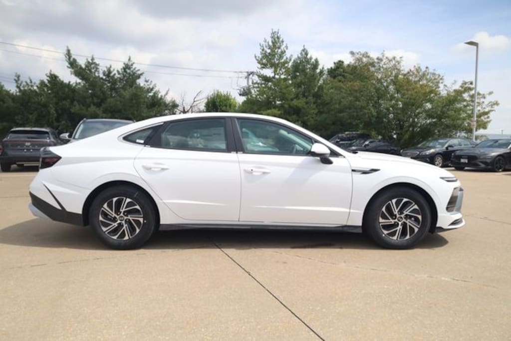 New 2026 Hyundai Sonata Hybrid Blue Sedan