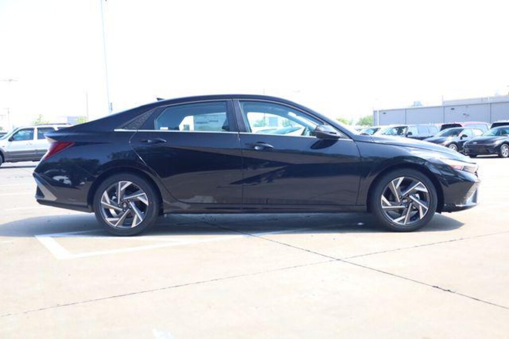 New 2026 Hyundai Elantra Limited Sedan