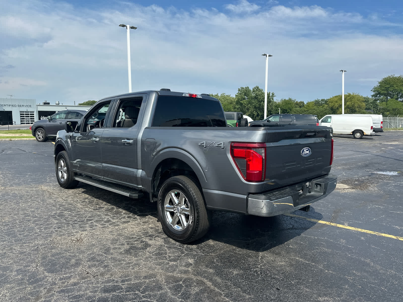 2024 Ford F-150 XLT - Photo 6