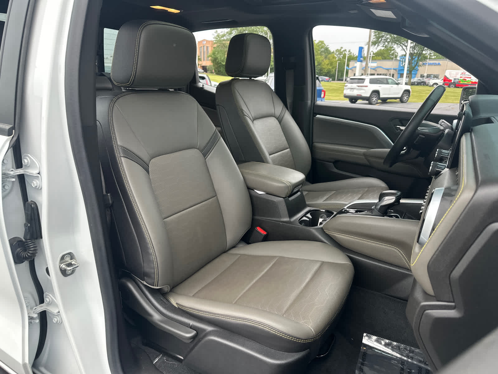 2023 Chevrolet Colorado ZR2 - Photo 35