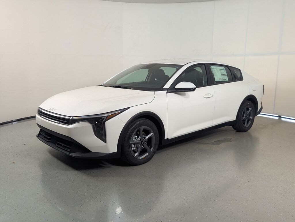 New 2026 Kia K4 LXS Sedan